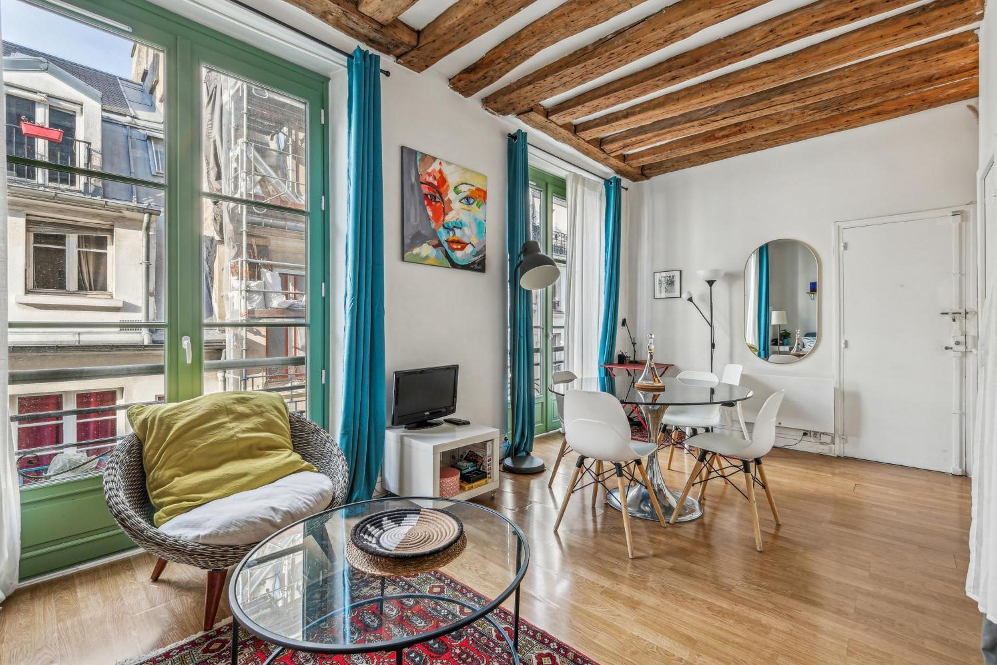 Apartment Joli Grand Et Calme, Marais